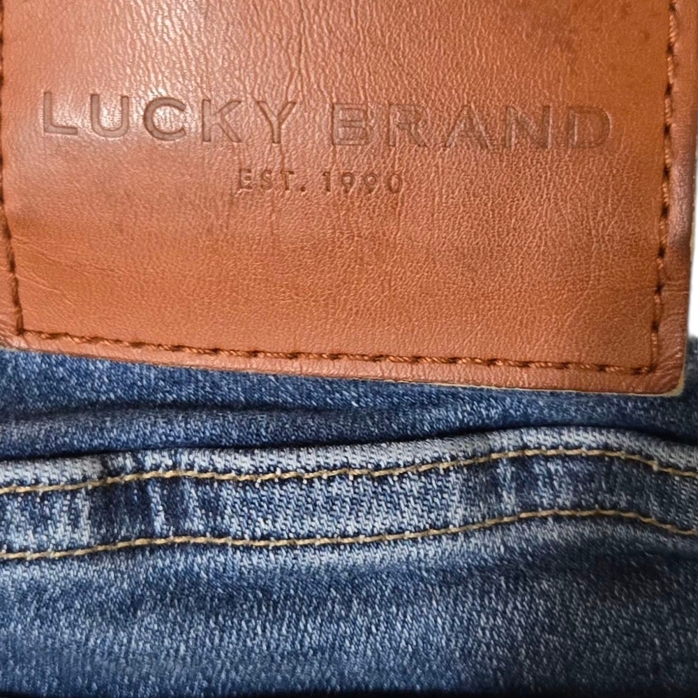 Lucky Brand Sweet Boot Jeans Mid Rise Distressed Medium Blue Size 31 Button Fly - Picture 9 of 12